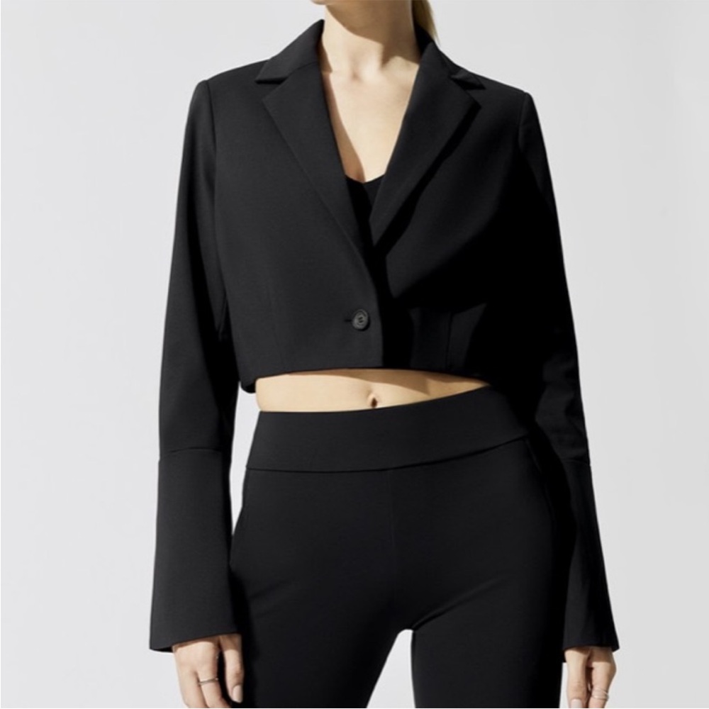 Carbon38 cropped stretch blazer black size medium women’s bell sleeve